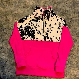 Cute cozy warm but light shirt  the colors are great  worn only a few times